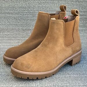 BLONDO Matilda Waterproof Lug Sole Chelsea Boot Brown Women's Size 8 US NEW